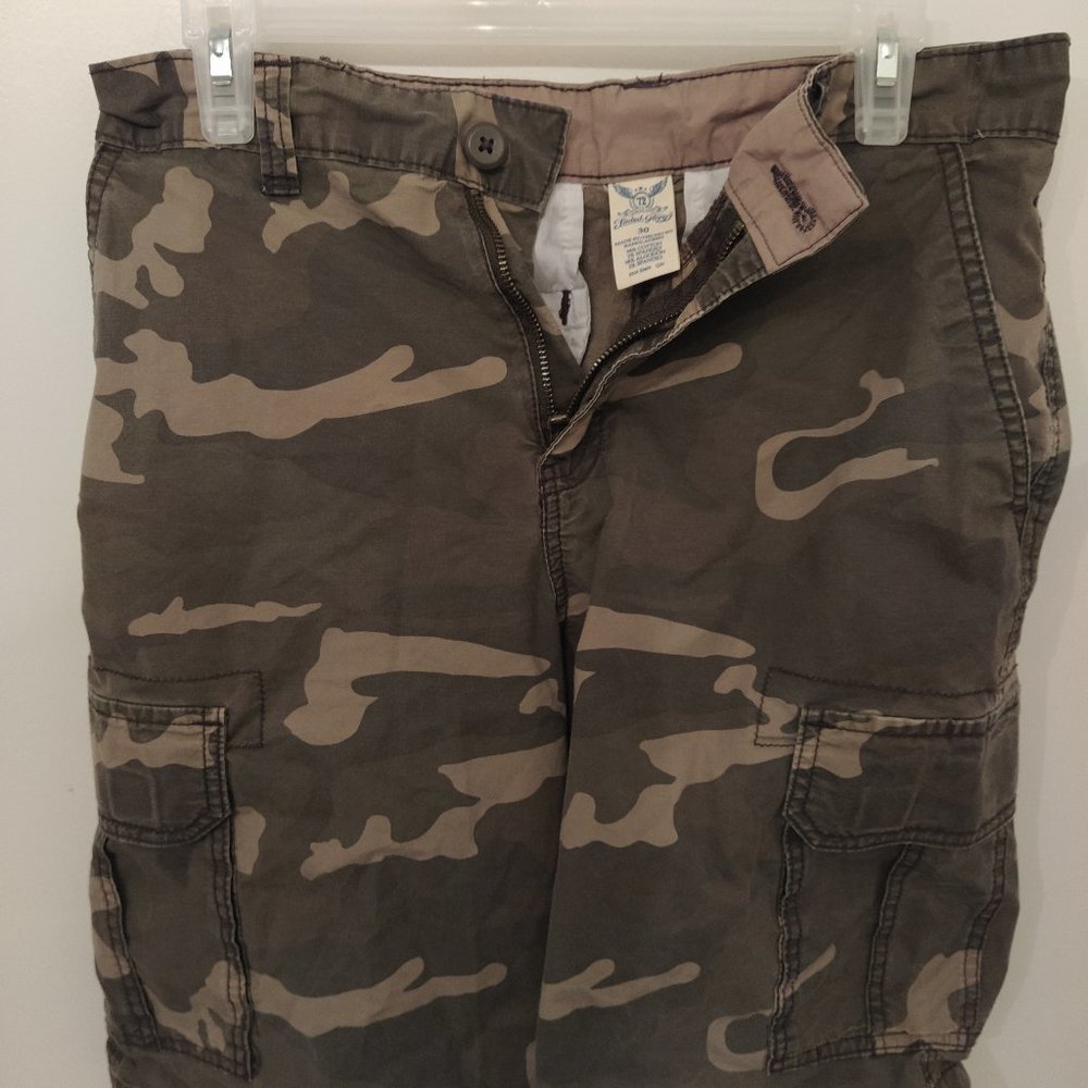 Used Faded Glory Camouflage Shorts Size 30